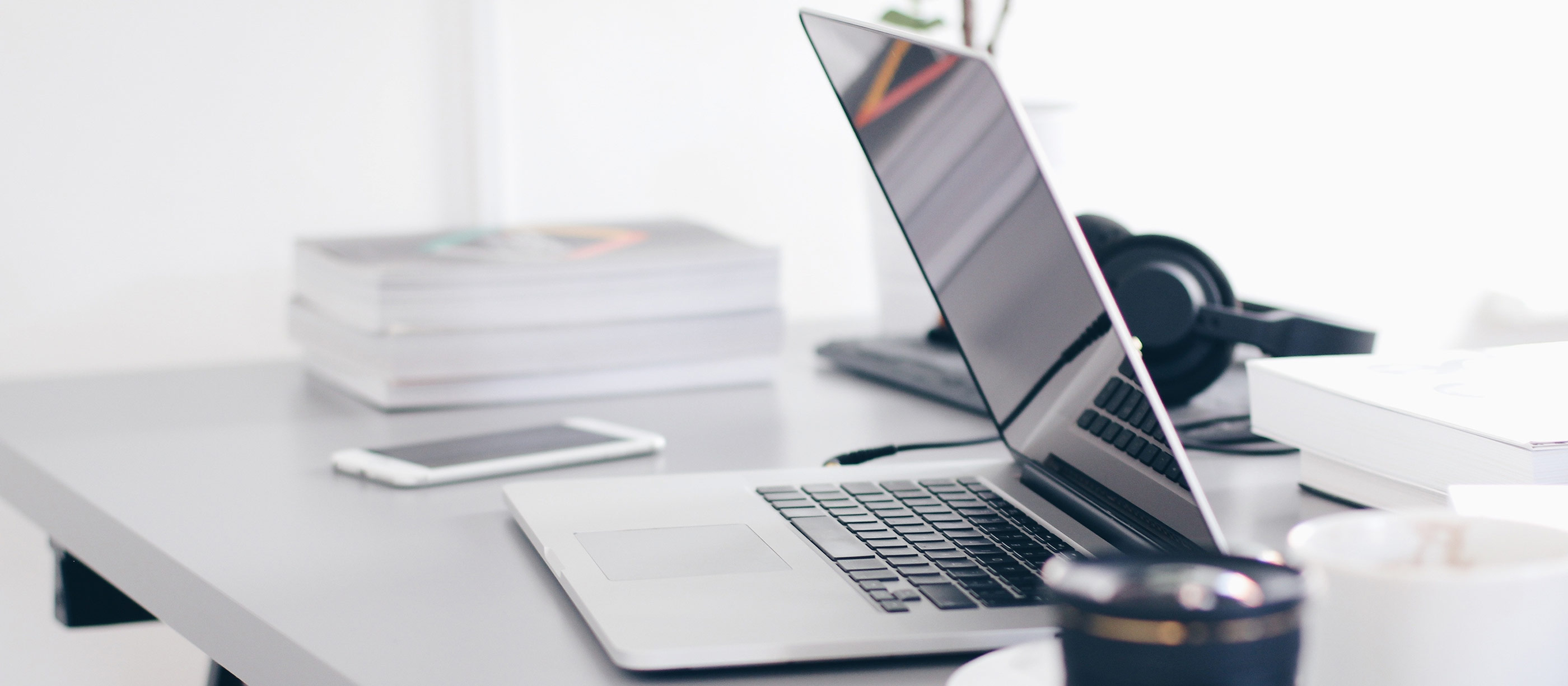 Notebook auf einem Schreibtisch